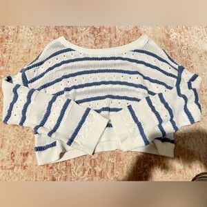 hollister cropped sweater size small